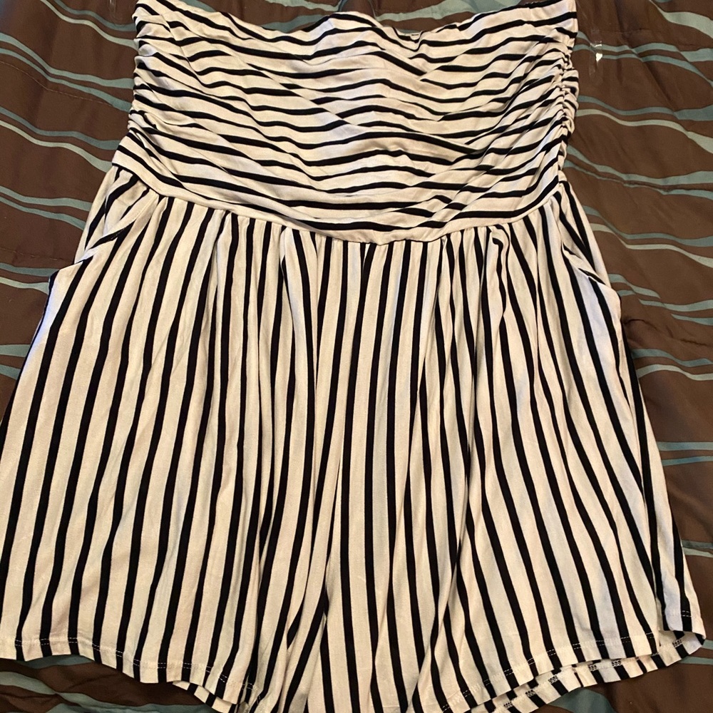 Strapless romper